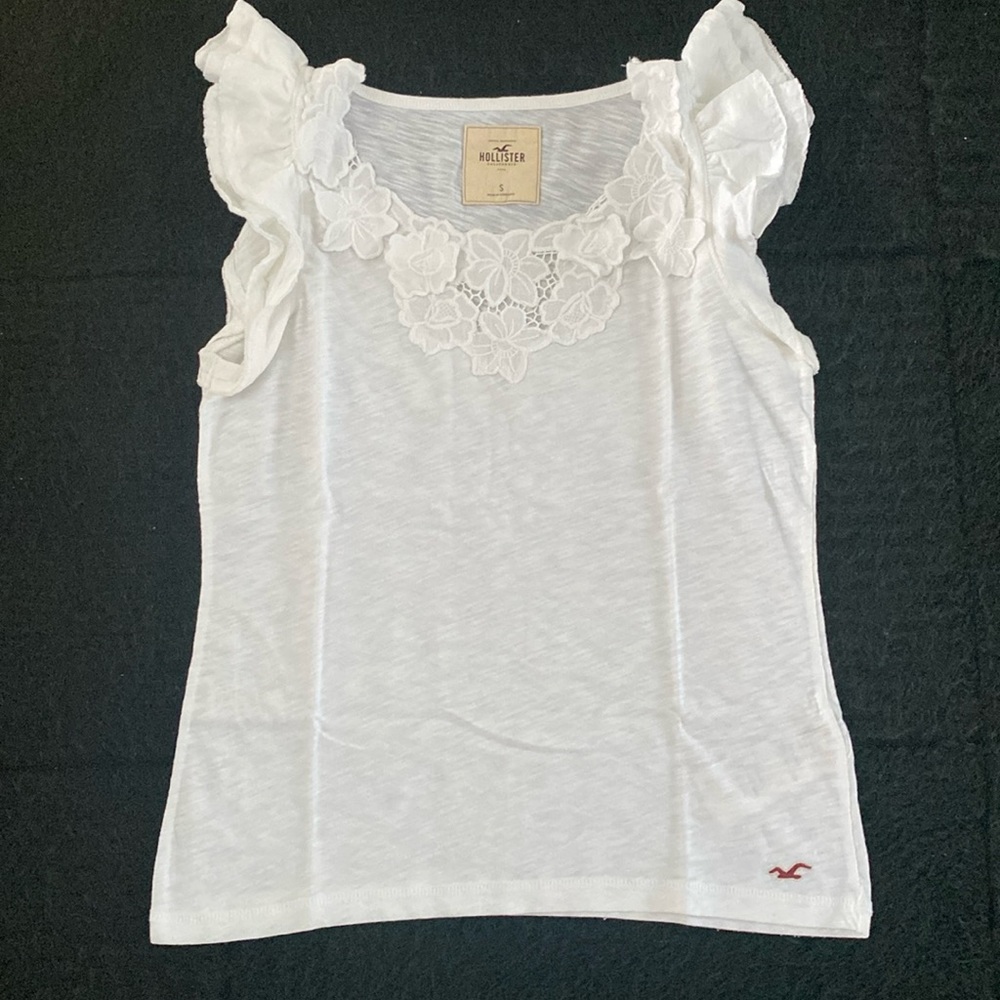 Hollister T-shirt size S